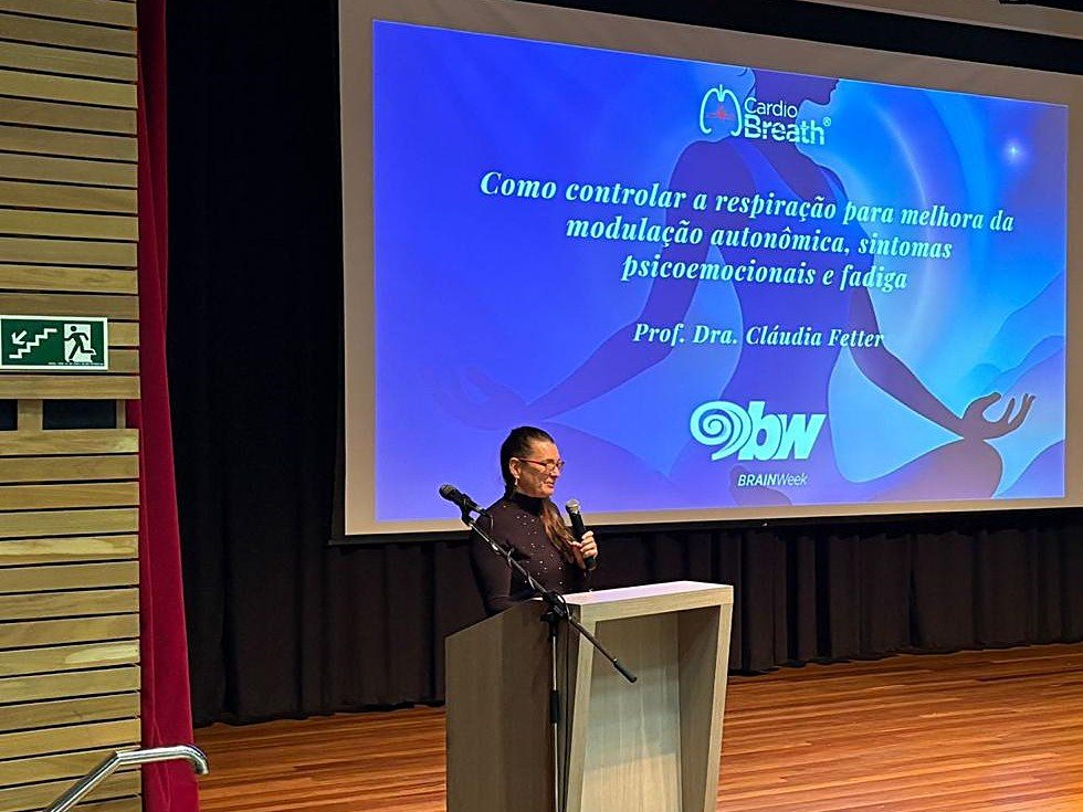 Prof. Claudia Fetter em palestra na BrainWeek
